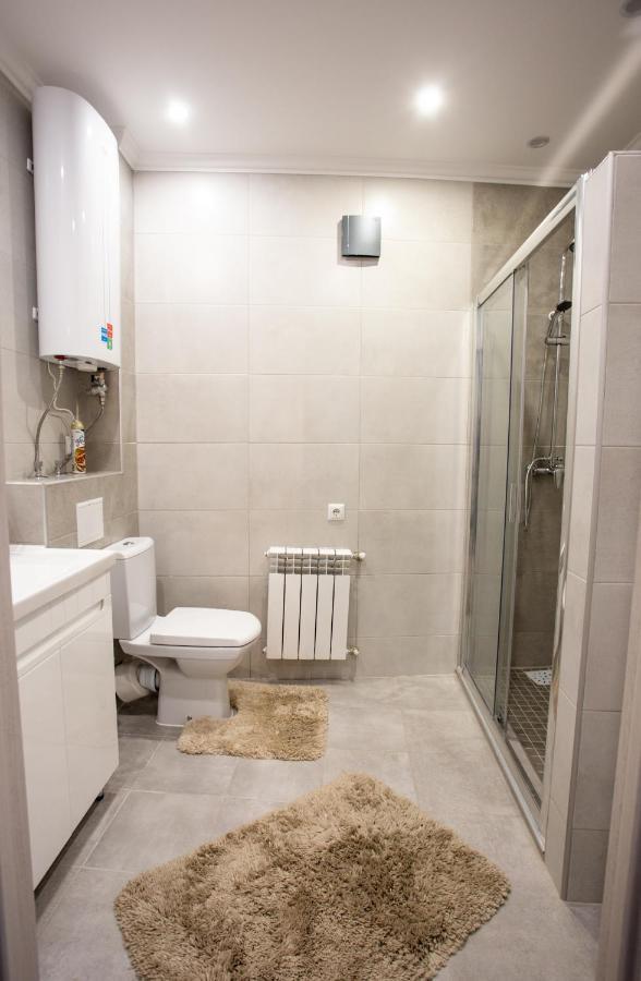 Ultra Lux 3 Rooms Apartment Near Arena City Kijev Kültér fotó