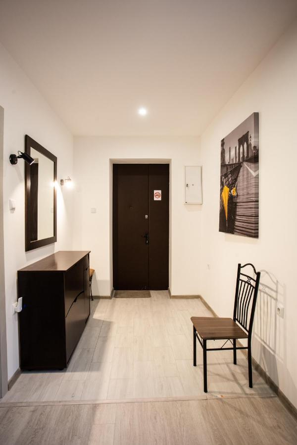 Ultra Lux 3 Rooms Apartment Near Arena City Kijev Kültér fotó