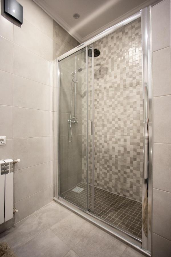 Ultra Lux 3 Rooms Apartment Near Arena City Kijev Kültér fotó