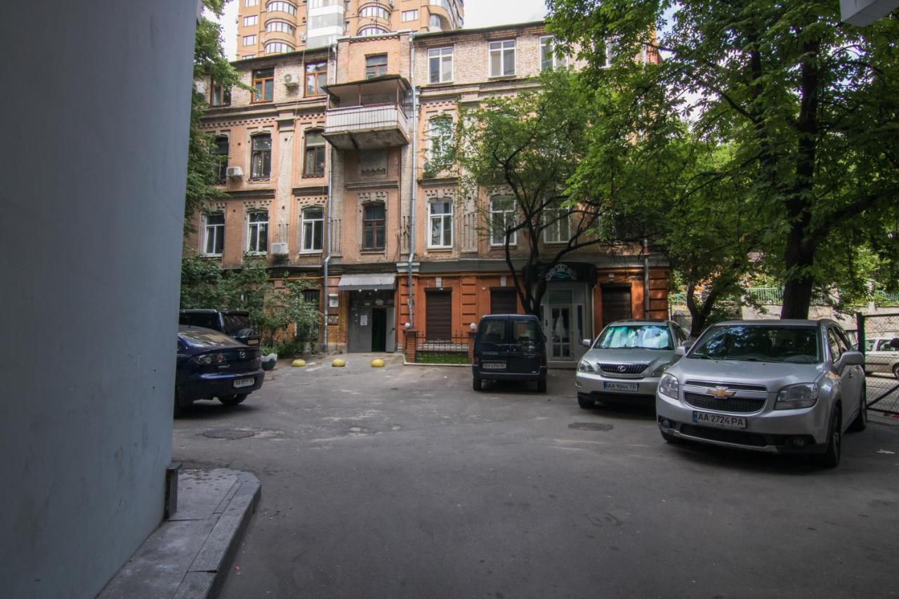 Ultra Lux 3 Rooms Apartment Near Arena City Kijev Kültér fotó